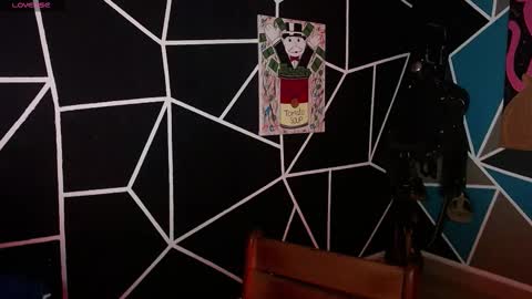 nicolas online show from November 4, 2025, 2:32 am