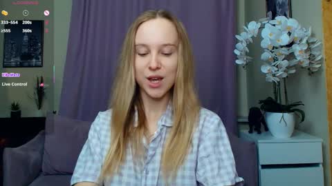 Nicoletta online show from April 1, 2026, 6:49 pm