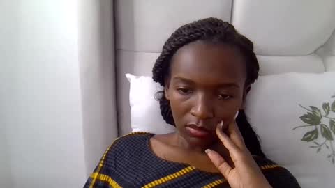 nicole161117 online show from December 5, 2025, 1:36 am