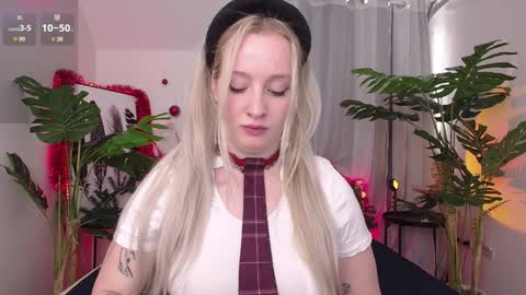 Nicole online show from January 5, 2025, 10:10 am