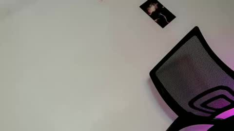 ITS ME NICOLE online show from April 11, 2026, 7:45 am