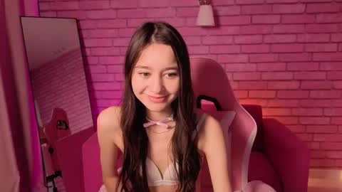Nicole online show from May 15, 2026, 10:50 pm