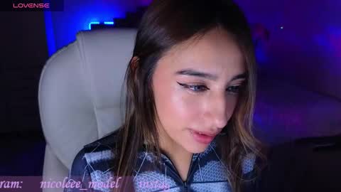 Nicole online show from October 17, 2025, 3:42 am