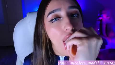 Nicole online show from October 23, 2025, 4:01 am