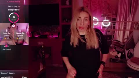 Nicole online show from October 4, 2025, 11:25 pm