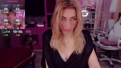 Nicole online show from October 11, 2025, 11:36 pm