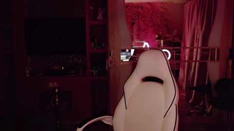 Nicole online show from March 8, 2026, 6:17 am