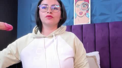Snapshot of nicole_jonss chatting on May 15, 2026, 11:45 pm Nicole online show from May 15, 2026, 11:45 pm