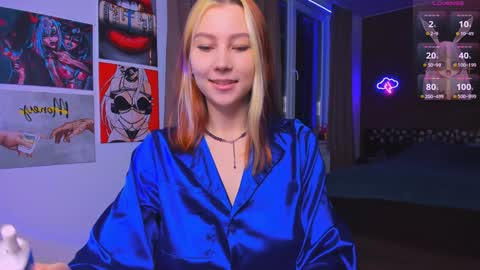 Snapshot of nicole_matt chatting on February 6, 2025, 12:22 am Nicole online show from February 6, 2025, 12:22 am