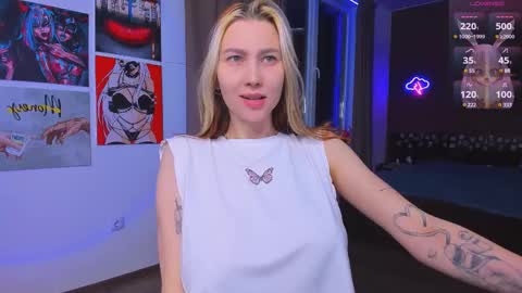 Snapshot of nicole_matt chatting on February 9, 2025, 8:02 pm Nicole online show from February 9, 2025, 8:02 pm