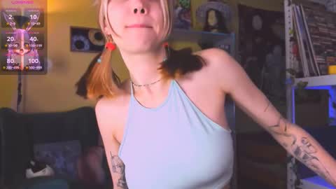 Snapshot of nicole_matt chatting on October 12, 2025, 12:31 am Nicole online show from October 12, 2025, 12:31 am