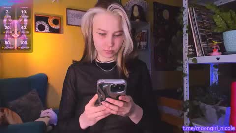 Snapshot of nicole_matt chatting on November 23, 2025, 8:19 pm Nicole online show from November 23, 2025, 8:19 pm