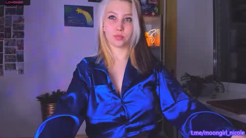 Snapshot of nicole_matt chatting on December 14, 2025, 3:56 am Nicole online show from December 14, 2025, 3:56 am