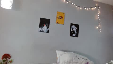 nicole_mayer01 online show from October 19, 2025, 12:28 pm