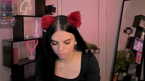 nicole_muah online show from November 6, 2025, 7:09 am