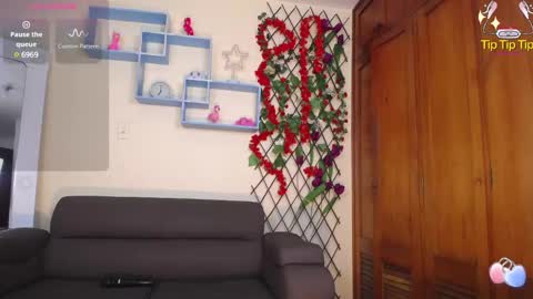 Nicole Santana online show from March 11, 2025, 6:21 am