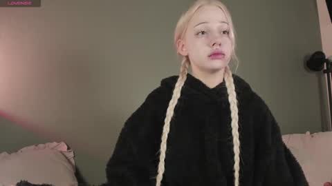 Mary online show from December 19, 2025, 5:14 am