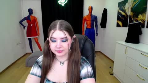 nicolefoxery online show from January 20, 2025, 6:21 pm