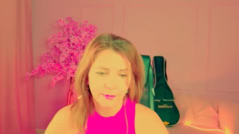 nicolehits online show from November 9, 2025, 9:18 am