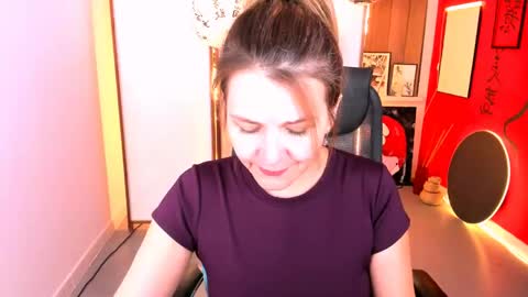 nicolehits online show from April 17, 2026, 1:14 pm