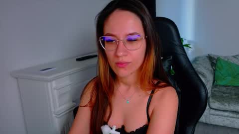 nicoleirisxxx online show from February 11, 2026, 6:07 am