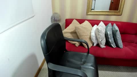 Nicolettcolin  online show from June 9, 2026, 8:42 pm