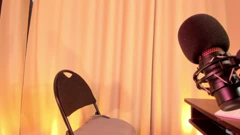 Nicol  online show from February 8, 2025, 4:57 pm