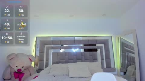 Nicolle online show from January 9, 2025, 5:43 pm