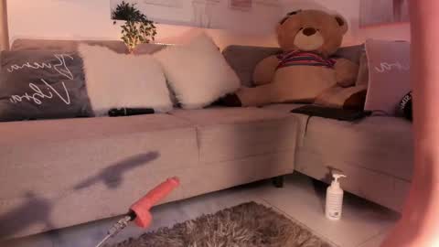 Nicolle online show from February 26, 2025, 11:26 pm