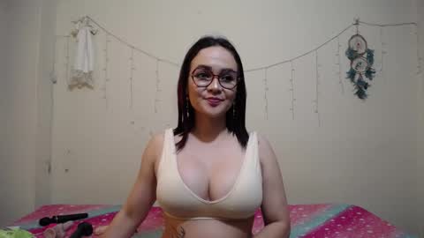 nicolle_sky online show from March 2, 2025, 6:19 pm