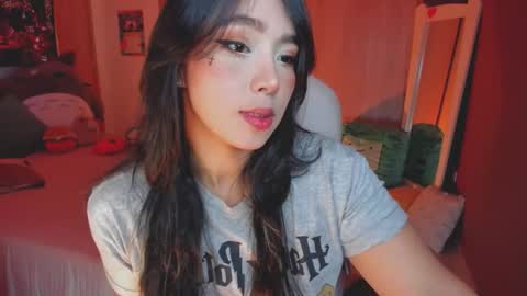 Snapshot of nicollemeyer chatting on October 15, 2025, 10:59 am Nicolle  Go to Visit   online show from October 15, 2025, 10:59 am