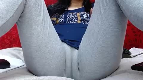 NICOLLE online show from October 7, 2025, 10:18 pm