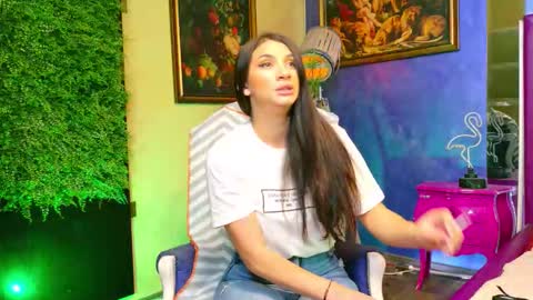 Nicolle online show from September 24, 2025, 3:26 pm