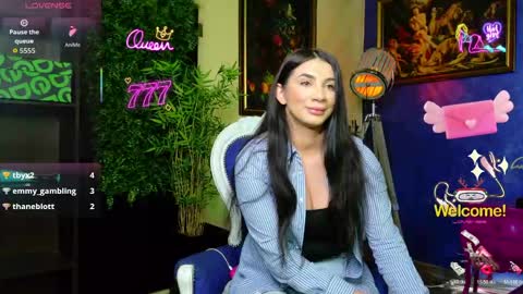 Nicolle online show from May 14, 2026, 8:15 pm