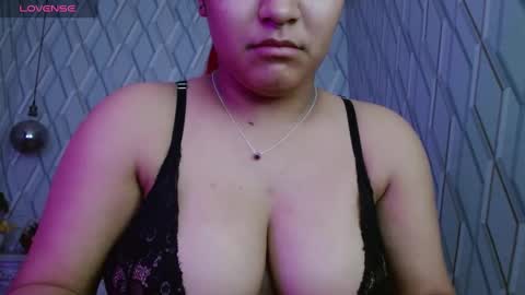 Nicolle Miley online show from February 24, 2025, 3:23 am