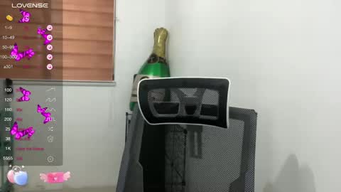 Snapshot of nicollete_snow chatting on January 6, 2025, 10:24 am NIC 333 online show from January 6, 2025, 10:24 am