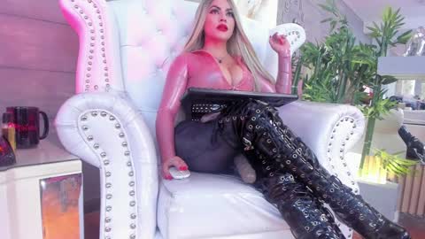 Snapshot of nicollette_miller chatting on January 4, 2025, 2:56 pm Nicollette Miller online show from January 4, 2025, 2:56 pm