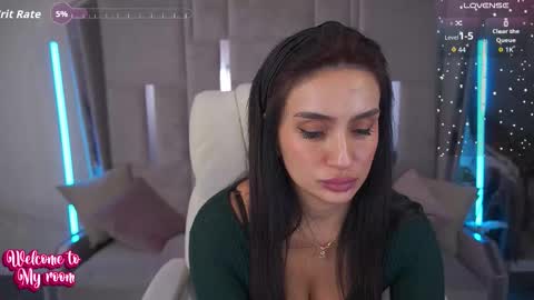 Nicole online show from November 12, 2025, 6:14 am