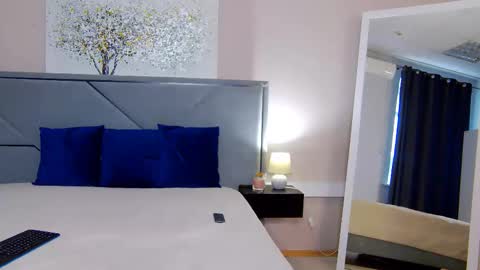 NicolRos online show from September 29, 2025, 10:53 am