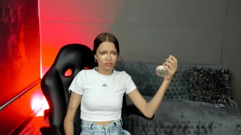 Nicol online show from December 4, 2025, 7:44 pm