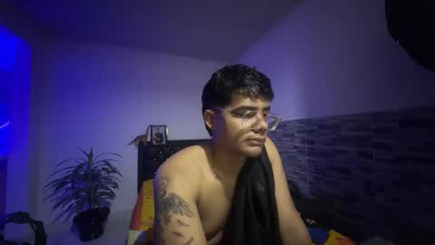 nicvelez22 online show from March 20, 2026, 4:06 am