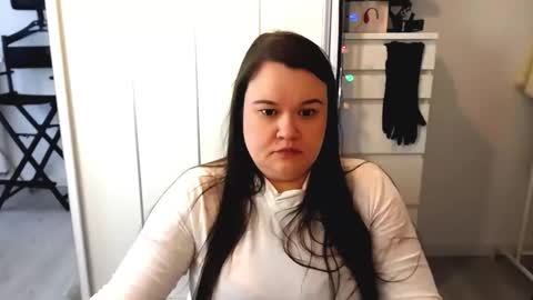 Holly online show from February 24, 2026, 8:34 am