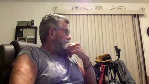 nightmoves1970 online show from September 22, 2025, 2:24 am