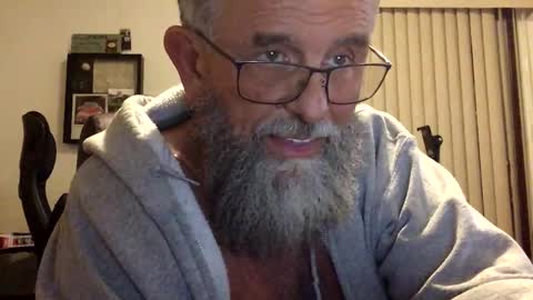 nightmoves1970 online show from September 29, 2025, 4:06 am