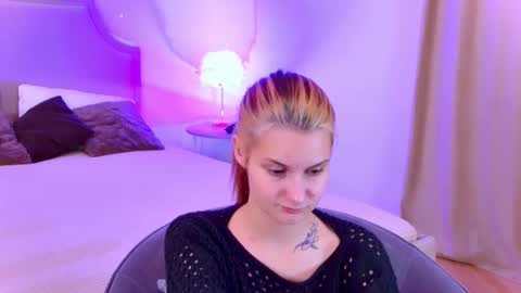 NightOpal online show from November 4, 2025, 2:38 pm