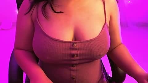 nightqueen107446 online show from March 12, 2025, 5:13 am