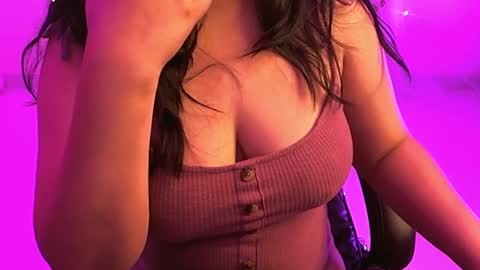 nightqueen107446 online show from March 12, 2025, 8:19 am