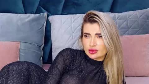 Iris online show from December 18, 2025, 1:06 pm