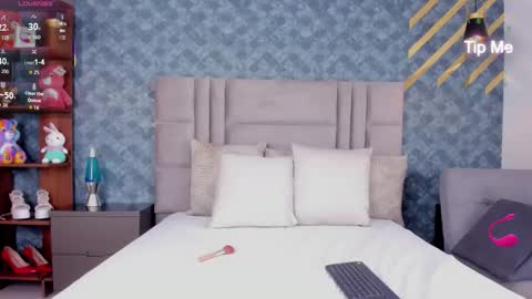 NiiaMoore online show from November 20, 2025, 9:14 pm