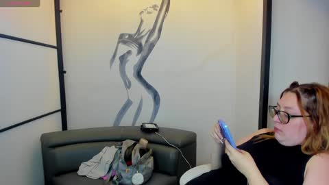 Snapshot of niickyjones chatting on January 17, 2025, 7:51 am Anni online show from January 17, 2025, 7:51 am